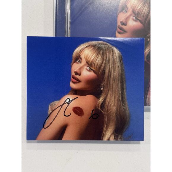 Sabrina Carpenter KISS On Front Short N’ Sweet Signed Photo And Signed Card - #2 - Picture 2 of 8